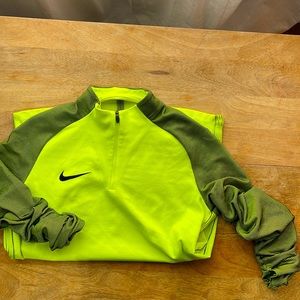 NIKE Aeroswift running quarter zip